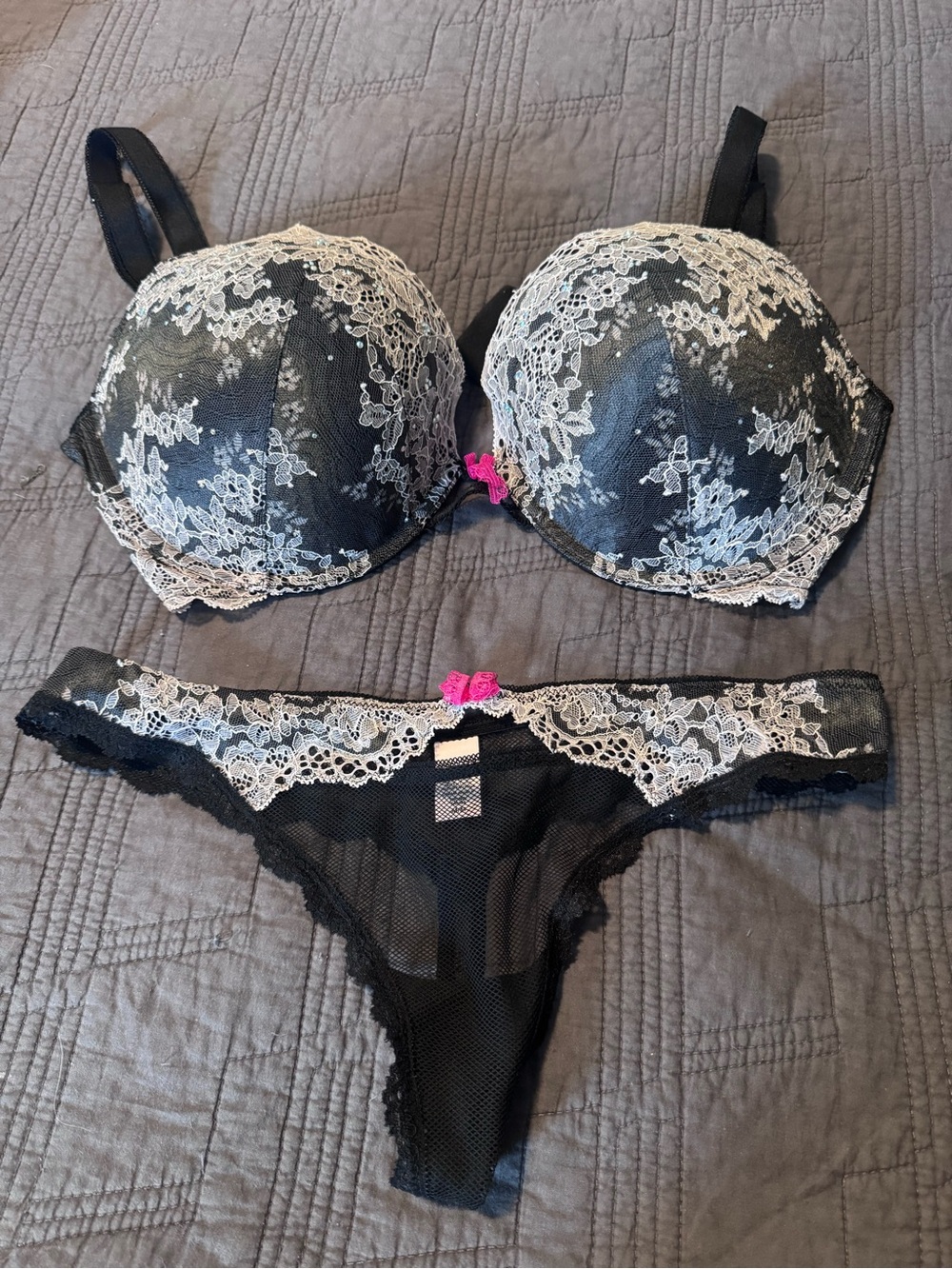Victoria’s Secret Dream Angels Push-Up Bra Thong Set 36DD M Lace Rhinestone